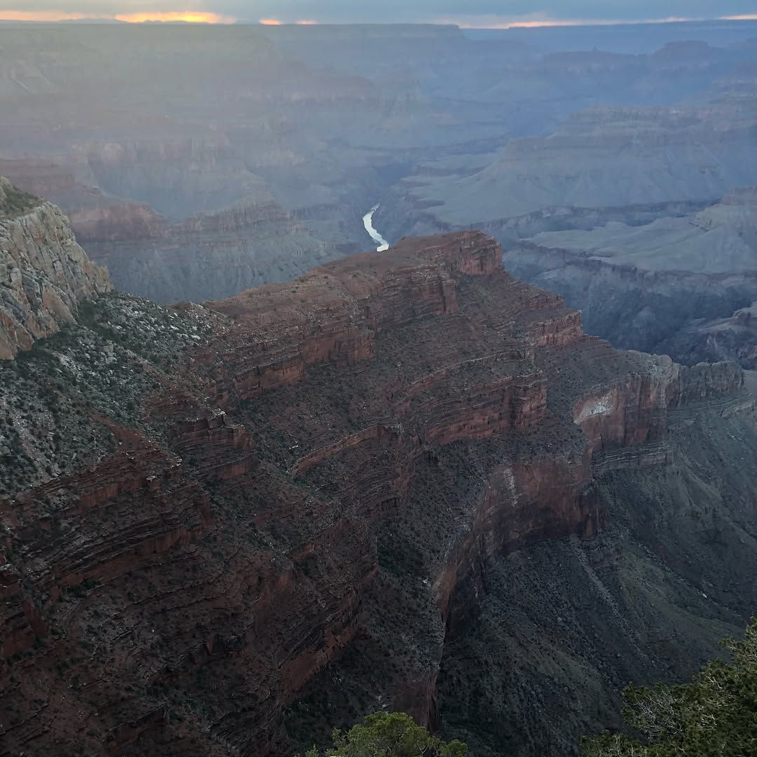 the grand canyon is real as hell but Walkers know those railings probably aren’t