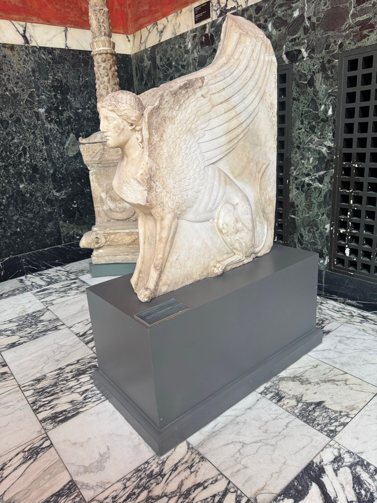 Strolling the Glyptoteket to get out of the rain.