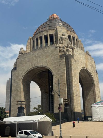 Monumento a la Revolución la Biblioteca Vasconcelos