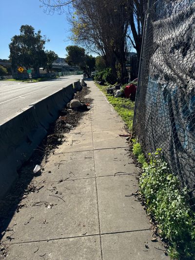 lots of dead end streets and highway barriers walked to complete this little corner of bernal