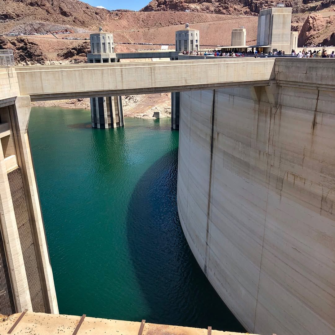 ✅ The Hoover Dam