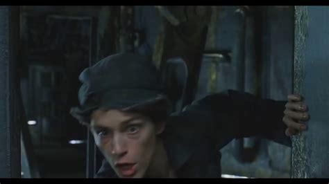 screen grab from the matrix where Mouse runs to everyone else to say that morpheus is fighting neo