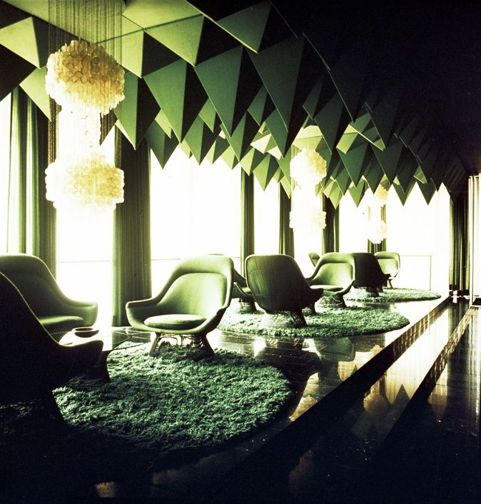 mirrored image from https://66.media.tumblr.com/cdccb372a9a00c1b23d874224879ab1f/tumblr_n45snvAOHj1r6w3qso2_500.jpg without alt text, sorry