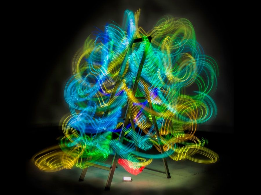 mirrored image from https://66.media.tumblr.com/eb6a3f9e87275899f58352e9674747ec/tumblr_ng71auQzO61s5qhggo1_500.jpg without alt text, sorry