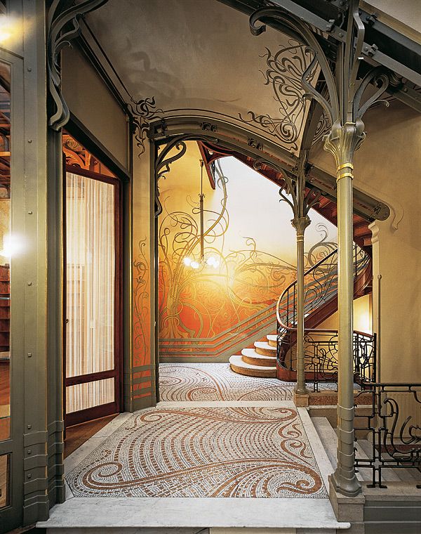 mirrored image from https://66.media.tumblr.com/73b1adac815c5a971b9350c68d5bdfb1/tumblr_nw1b69rcPh1s5qhggo3_500.jpg without alt text, sorry