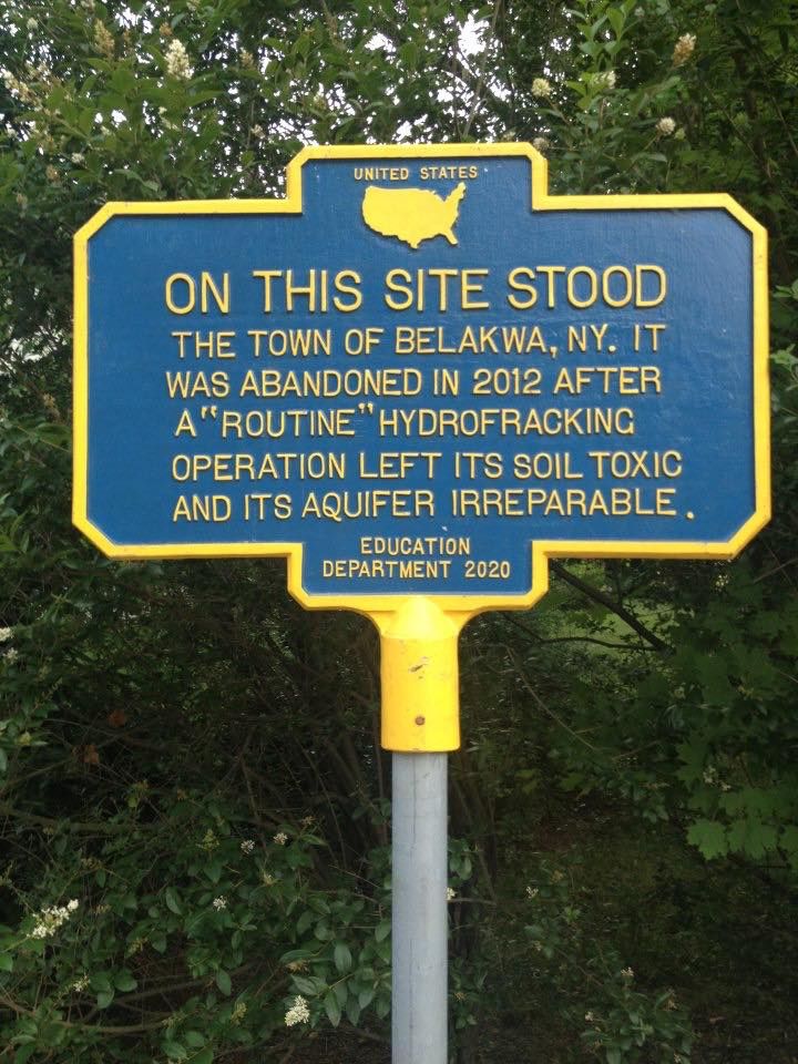 mirrored image from https://66.media.tumblr.com/7678bb790c1f429f3a8ec0e7333d0696/tumblr_nwdha8gbGw1qauaefo1_1280.jpg without alt text, sorry