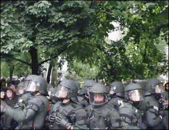 mirrored image from https://66.media.tumblr.com/da0b35ebe5521f9ac1352adeb626b211/tumblr_nwmzmqN21S1s02vreo1_400.gif without alt text, sorry