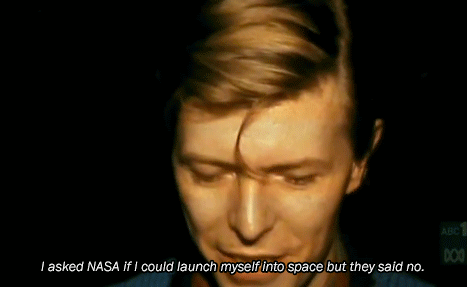 mirrored image from https://66.media.tumblr.com/6132628d6fba3728d78154d5cdd51bfb/tumblr_nnqq1nna5j1te2aewo1_500.gif without alt text, sorry