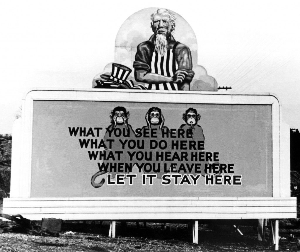 mirrored image from https://66.media.tumblr.com/f348097d3cdec7a8cc0704c6fa6c6ddb/tumblr_o4ajyx2oiz1ukfexro1_1280.jpg without alt text, sorry