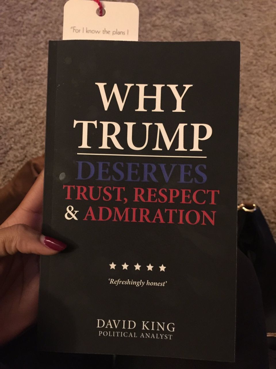 mirrored image from https://66.media.tumblr.com/004160fd1841084c83ff888ad7f49972/tumblr_oiyqc1fZRG1rondxzo1_500.jpg without alt text, sorry