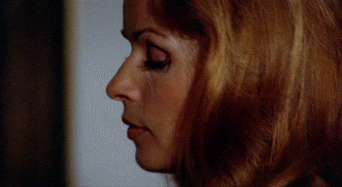 mirrored image from https://66.media.tumblr.com/79e21a42717f815646ee6aa60084ae91/tumblr_nx98bbvnAK1tr6ni8o1_500.gif without alt text, sorry