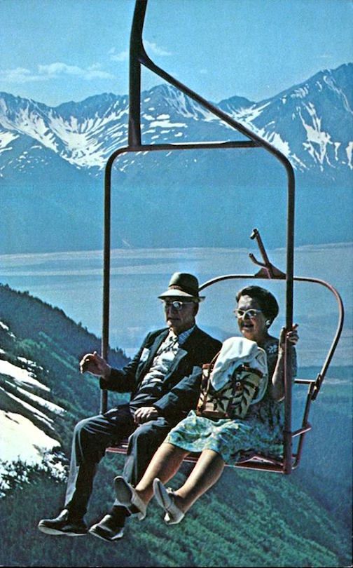 mirrored image from https://66.media.tumblr.com/b5c2941f22ab89eb8623cefdb033fe20/tumblr_oyjceyDqz41rojphdo1_540.jpg without alt text, sorry