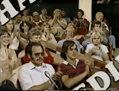 mirrored image from https://66.media.tumblr.com/bcaaf73669ab56d60bf9370ed95c247a/tumblr_p4q5n1lyNX1rn5gv3o1_500.gif without alt text, sorry