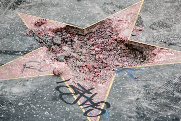 mirrored image from https://66.media.tumblr.com/3c6707200969c237c77544c53e95b54e/tumblr_pcfnx8Yz011qz6f9yo1_640.jpg without alt text, sorry