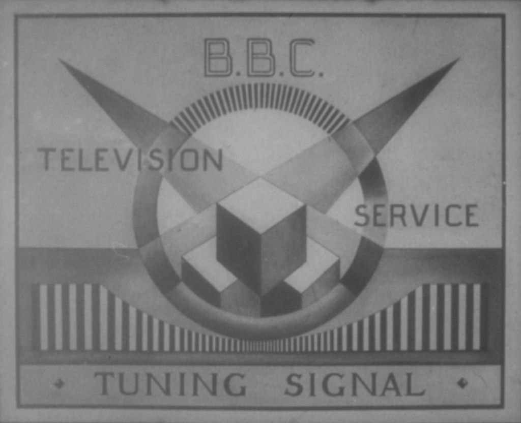 mirrored image from https://66.media.tumblr.com/31d32d57056c7df2277f421193e1731a/tumblr_pcu9b9IYlm1uvcudho1_1280.jpg without alt text, sorry
