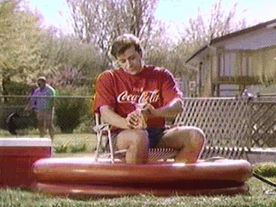 mirrored image from https://66.media.tumblr.com/53bfbee999332efe7241558049fd085c/tumblr_ouiylcP3KE1tdhimpo1_400.gif without alt text, sorry