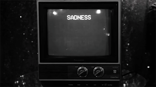 mirrored image from https://66.media.tumblr.com/934b8d11f62a866b6574728208d3b772/tumblr_p8s7ay6Qq41wzvt9qo1_500.gif without alt text, sorry