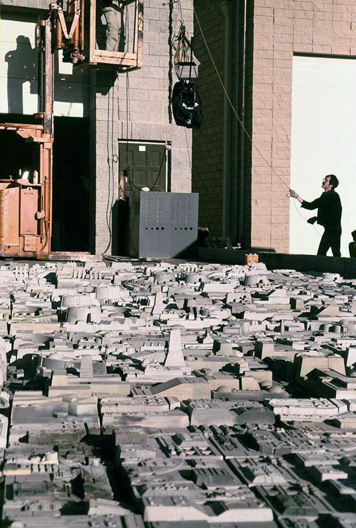 mirrored image from https://66.media.tumblr.com/10877044fea88e9cb54ea38d47b44758/tumblr_pdi5ncKDYJ1wzvt9qo5_500.jpg without alt text, sorry